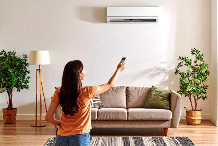 managing humidity in Emerald Coast coastal home during summer
